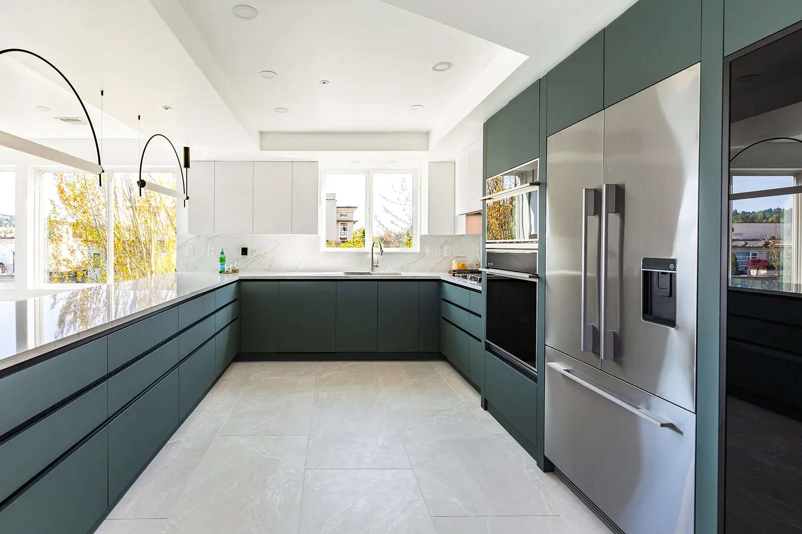 Kirkland condo renovation – modern kitchen