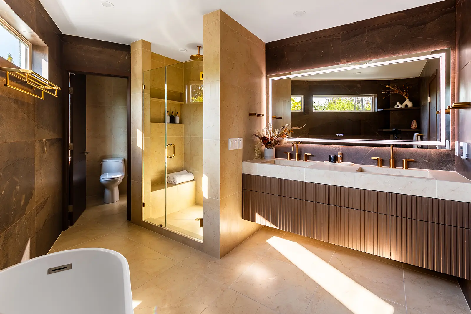 Kirkland condo – luxury bathroom